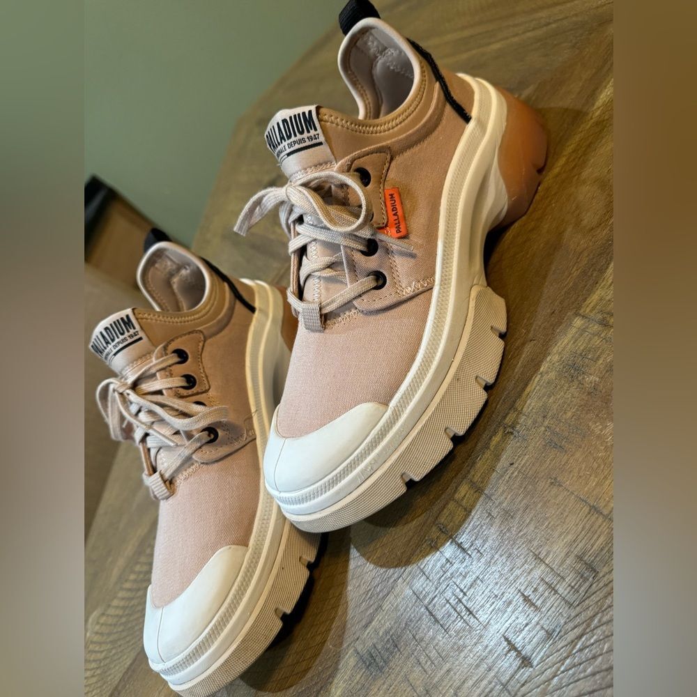 Palladium Pallawave Lo Metro Revolt Line Sneaker Boots in Like New Condition - Picture 8 of 16